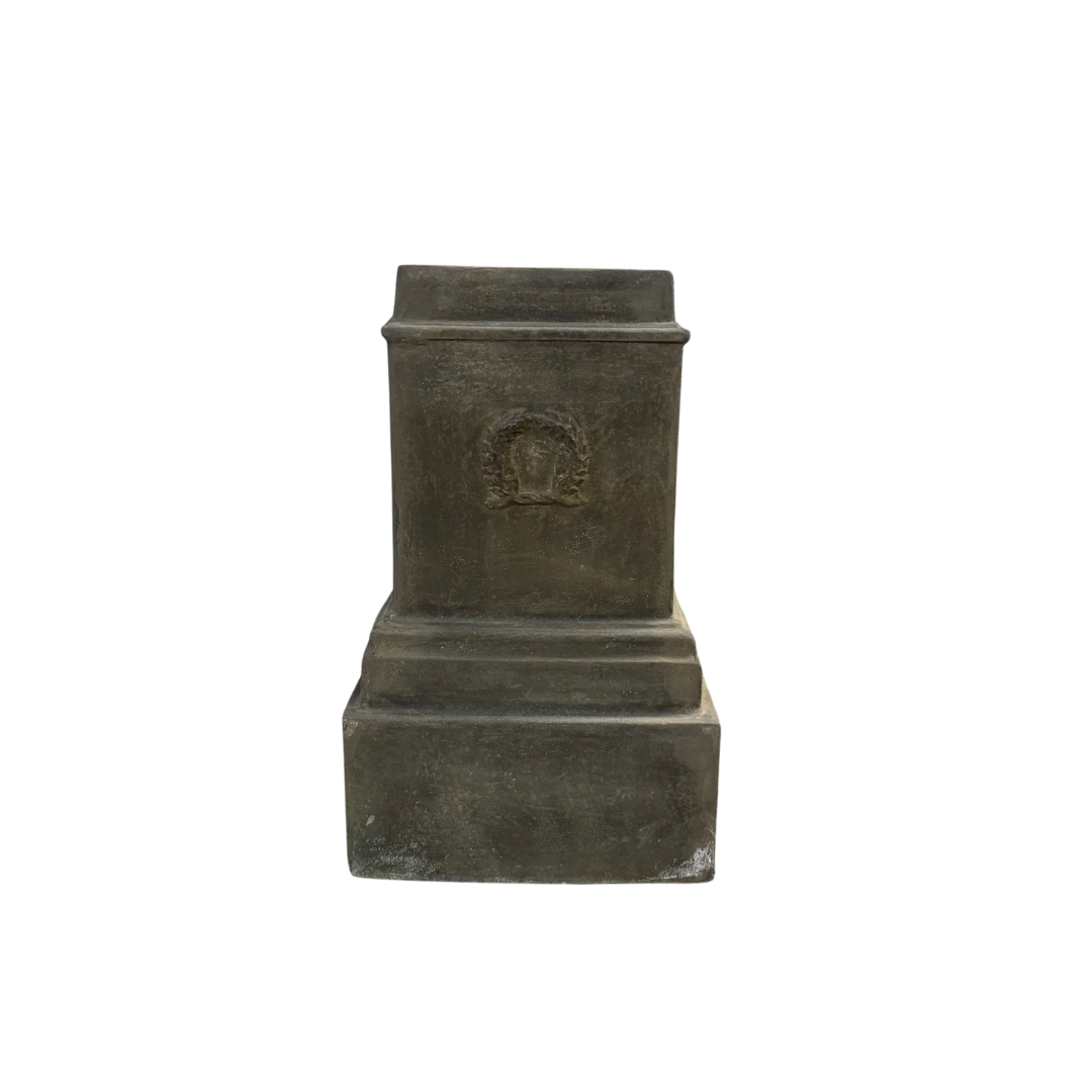 Classica Pedestal