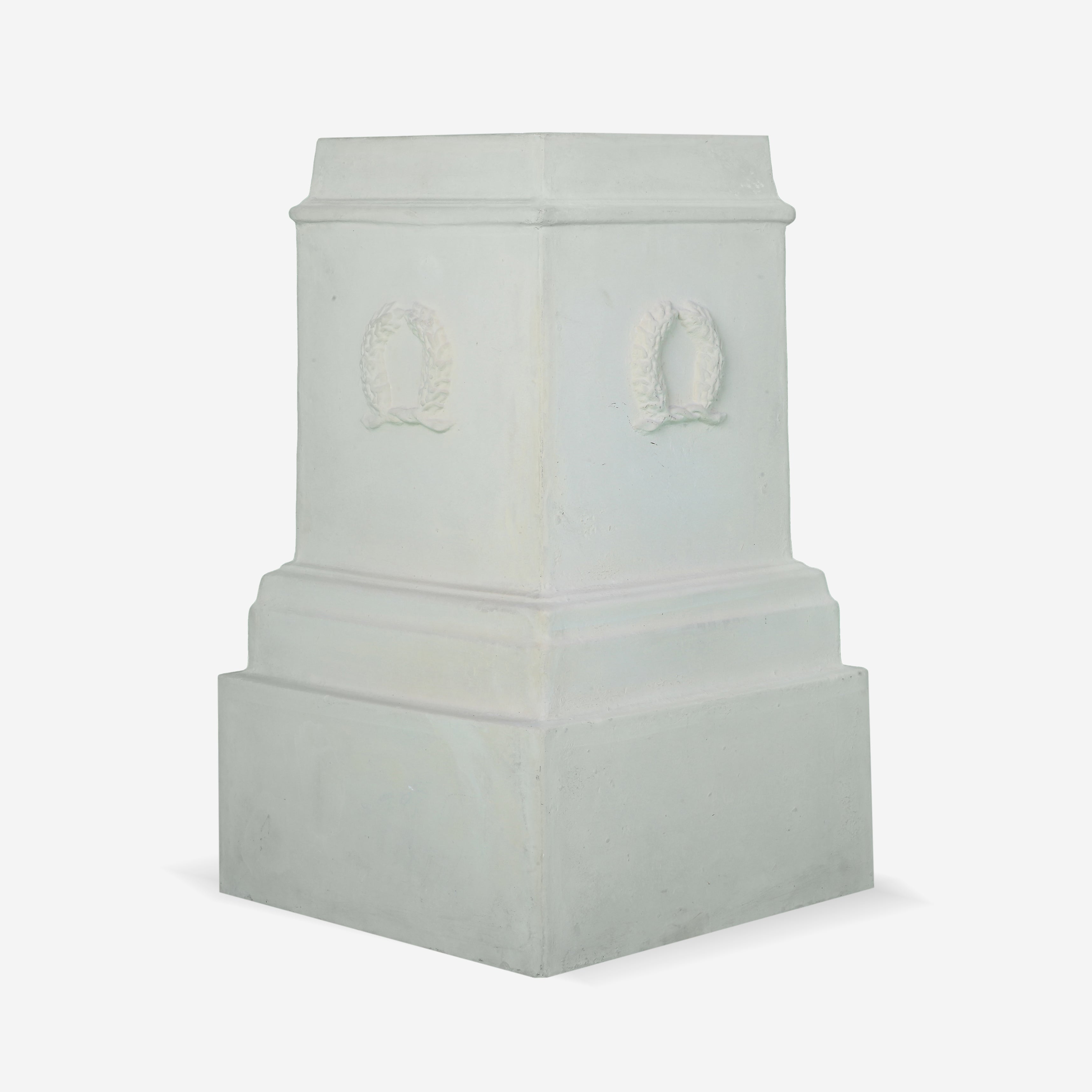 Classica Pedestal